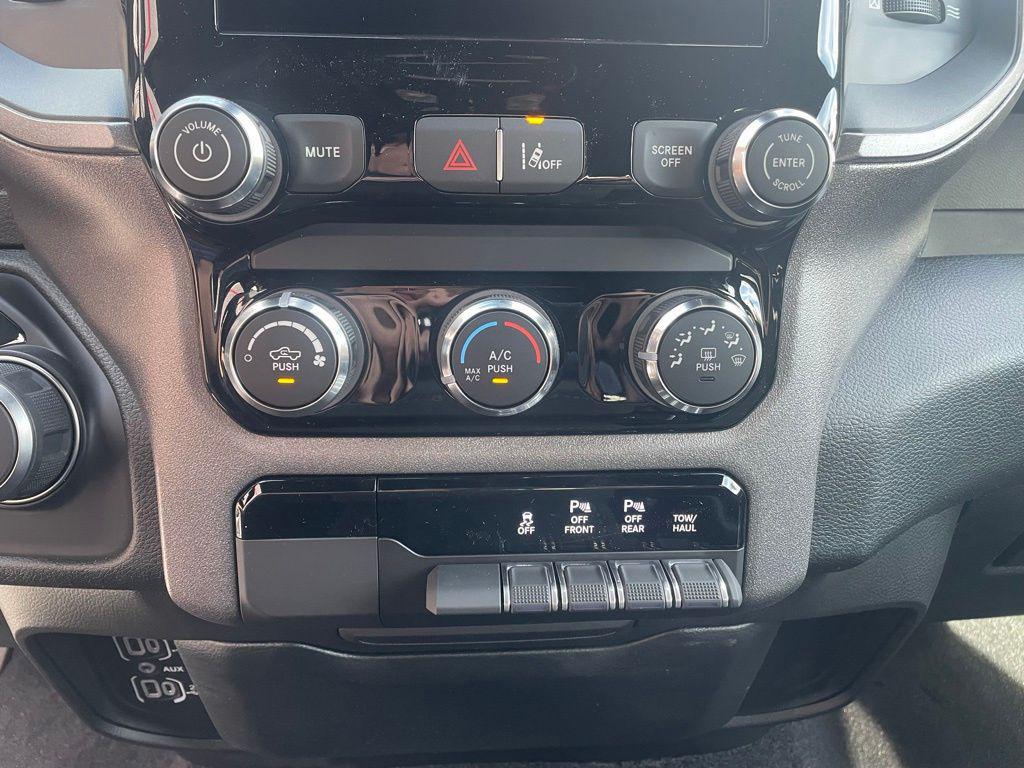 new 2025 Ram 1500 car, priced at $39,062