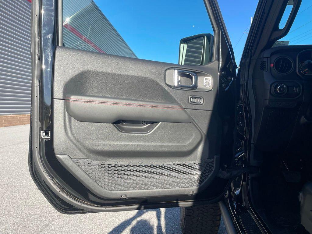 new 2026 Jeep Wrangler car, priced at $61,052