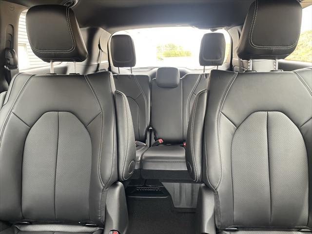 new 2025 Chrysler Pacifica Hybrid car, priced at $46,530