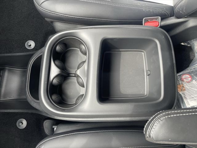new 2025 Chrysler Pacifica Hybrid car, priced at $46,530