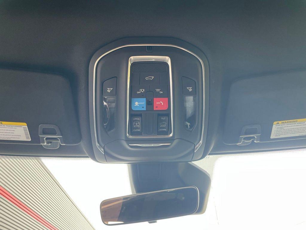 new 2025 Jeep Grand Cherokee car, priced at $38,736