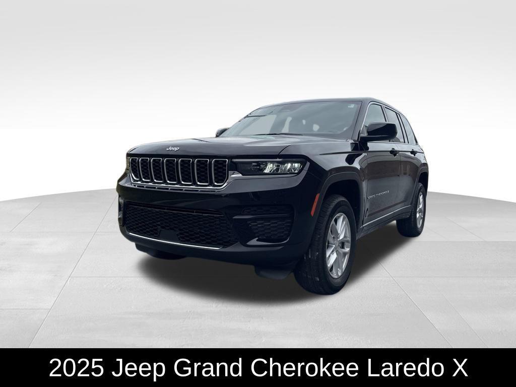 new 2025 Jeep Grand Cherokee car, priced at $34,736