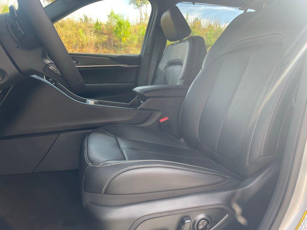 new 2025 Jeep Grand Cherokee L car, priced at $48,802