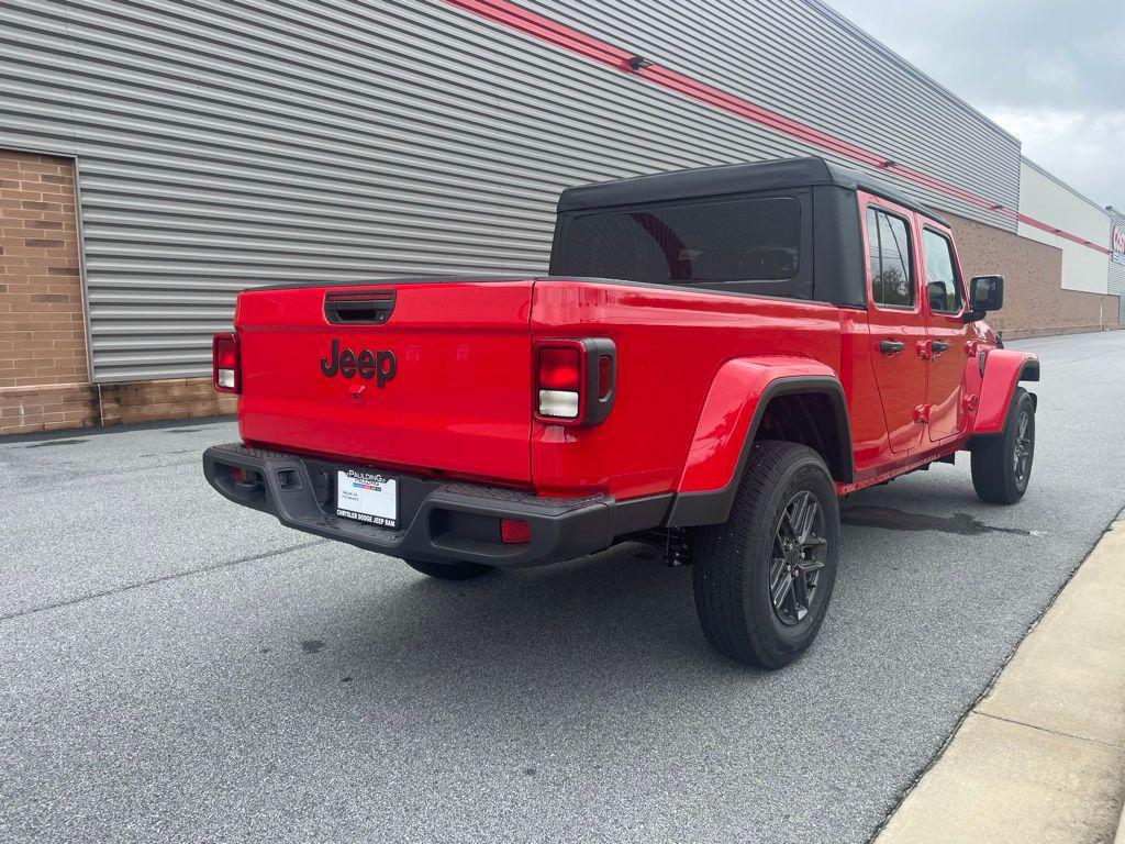 new 2025 Jeep Gladiator car, priced at $41,605