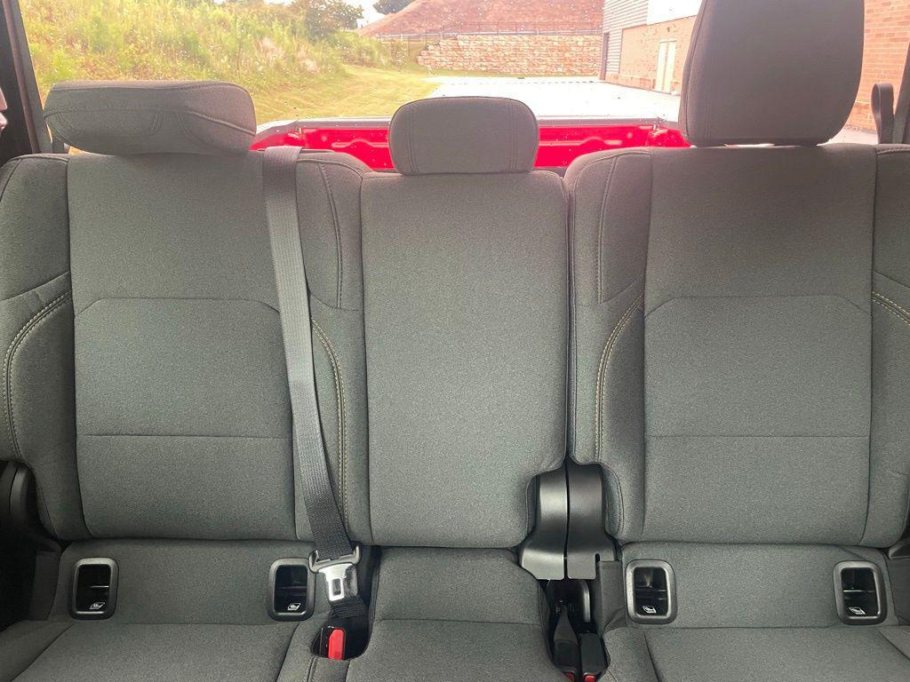 new 2025 Jeep Gladiator car, priced at $35,461