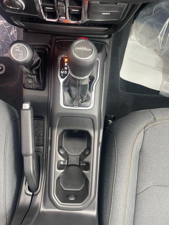 new 2025 Jeep Gladiator car, priced at $41,605