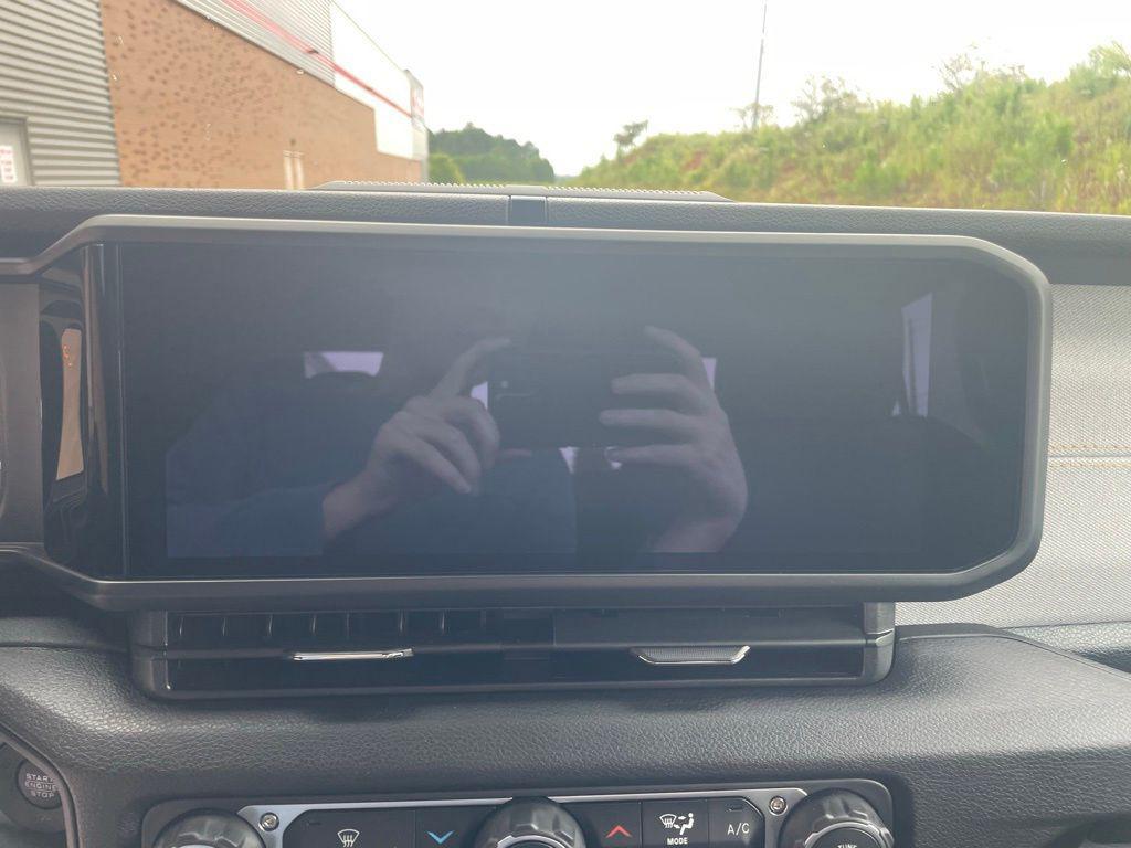 new 2025 Jeep Gladiator car, priced at $35,461