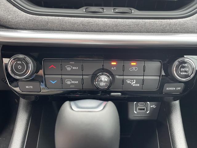 new 2025 Jeep Compass car, priced at $25,999