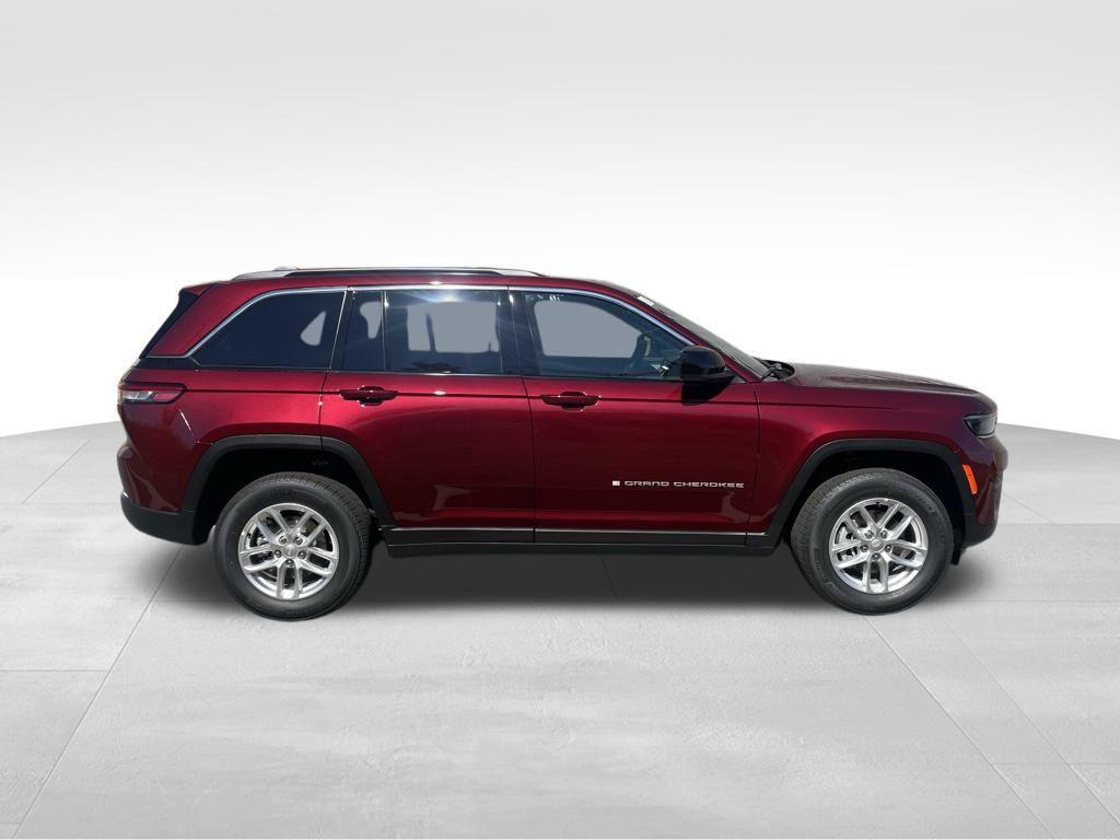 new 2025 Jeep Grand Cherokee car, priced at $38,024