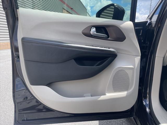 used 2018 Chrysler Pacifica car