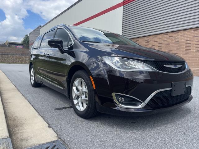 used 2018 Chrysler Pacifica car