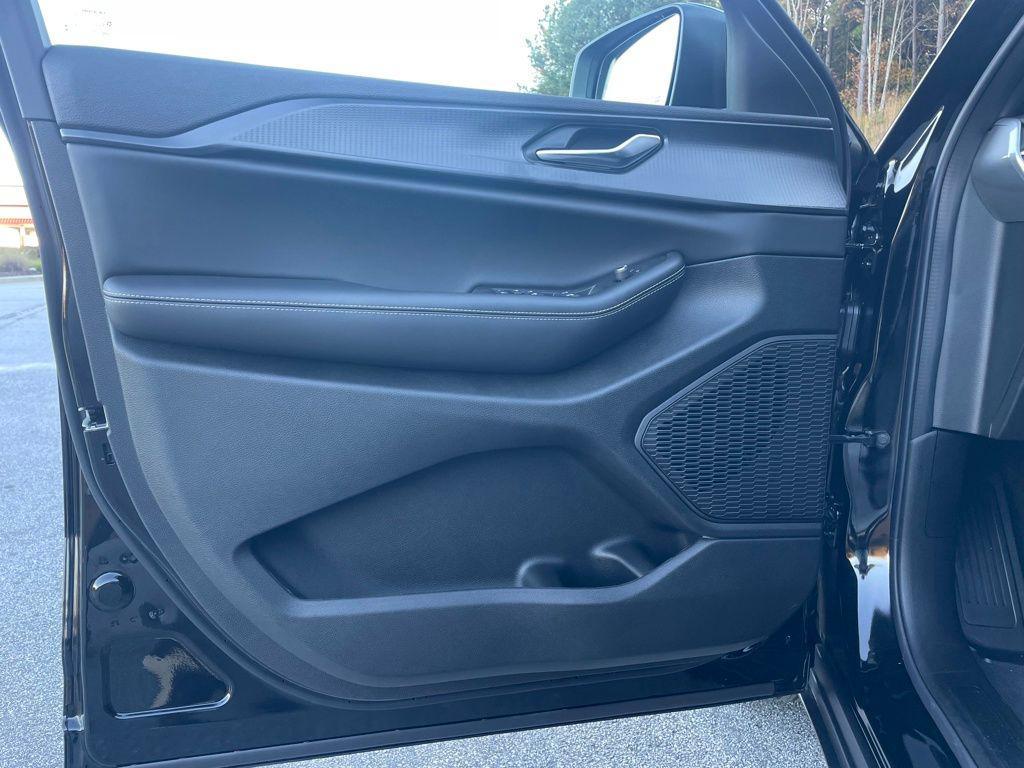 new 2025 Jeep Grand Cherokee car, priced at $33,774