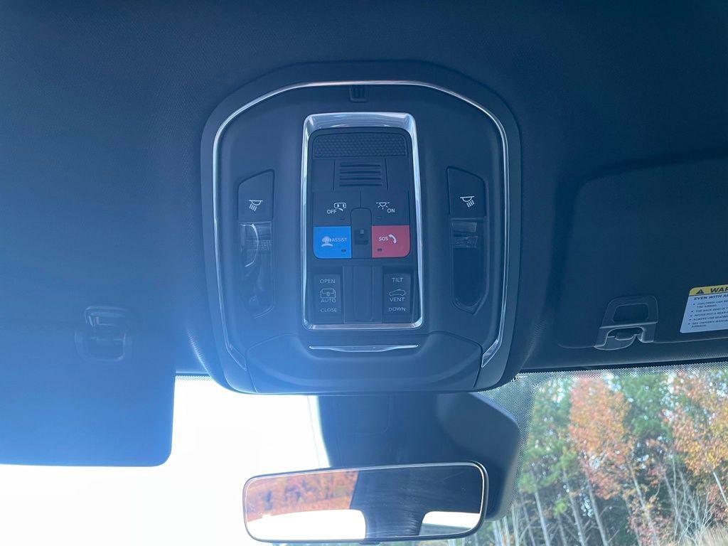 new 2025 Jeep Grand Cherokee car, priced at $33,774