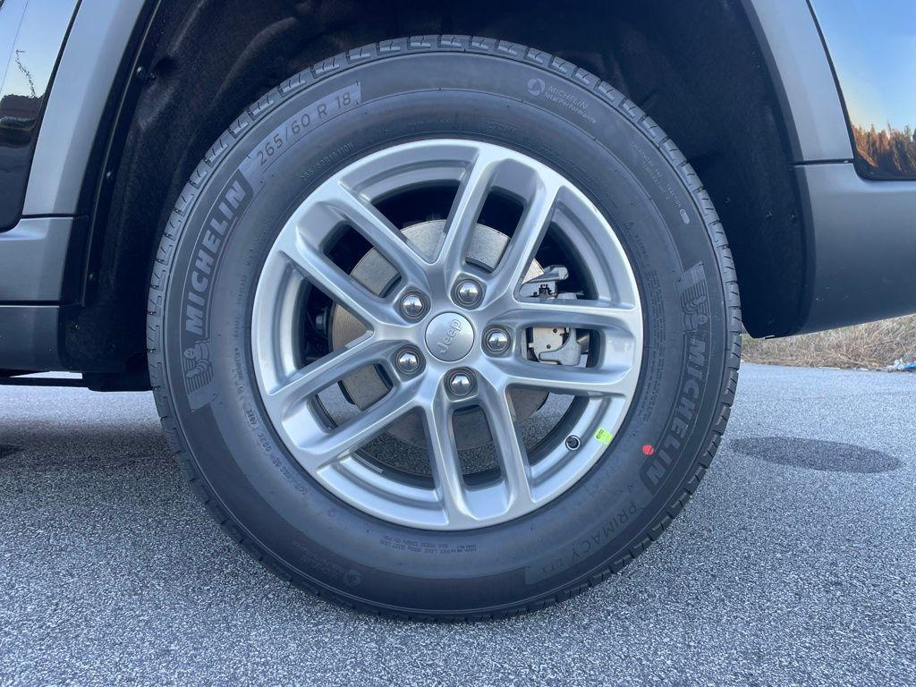 new 2025 Jeep Grand Cherokee car, priced at $33,774