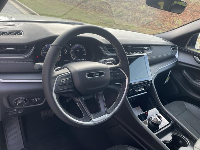 new 2025 Jeep Grand Cherokee L car, priced at $42,409