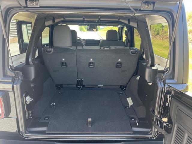 new 2025 Jeep Wrangler car, priced at $42,178