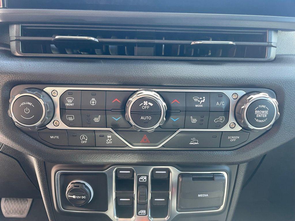 new 2025 Jeep Wrangler car, priced at $42,148