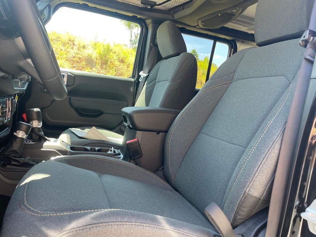new 2025 Jeep Wrangler car, priced at $42,148
