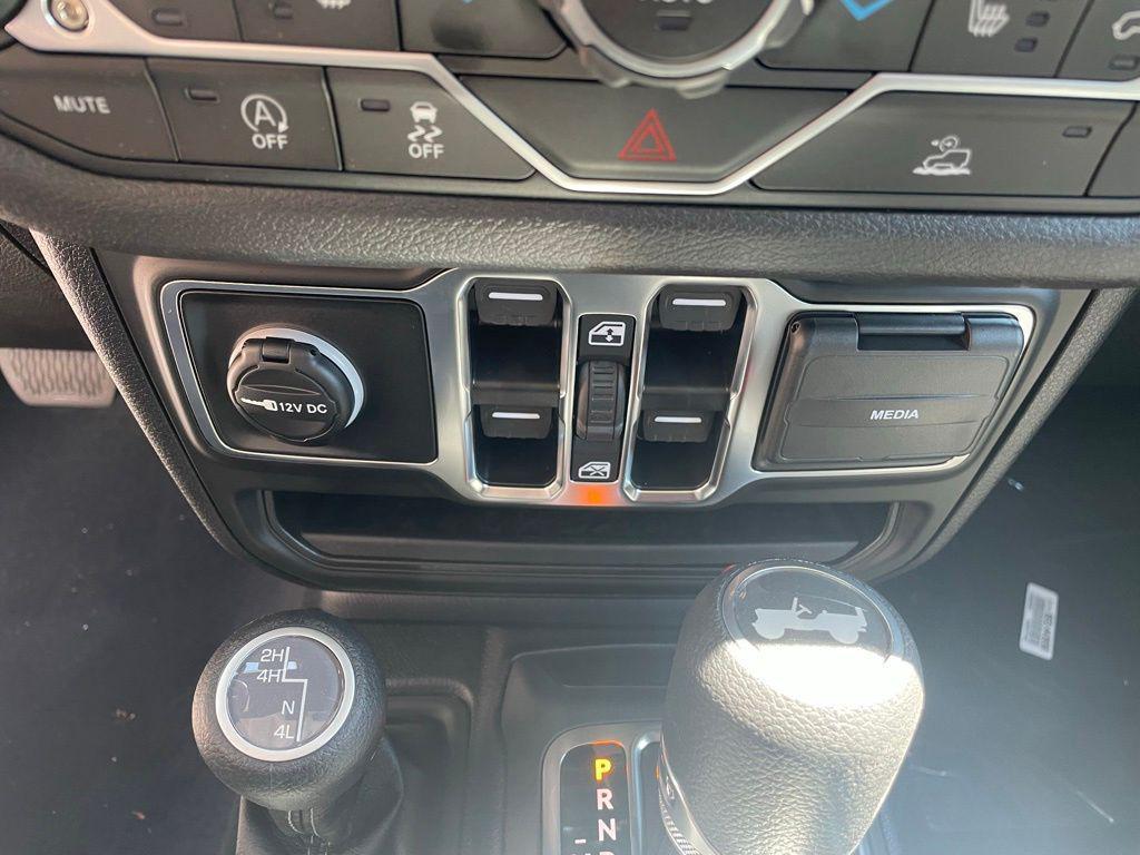 new 2025 Jeep Wrangler car, priced at $42,148
