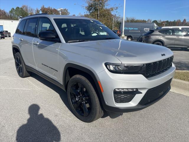 new 2025 Jeep Grand Cherokee car, priced at $51,882