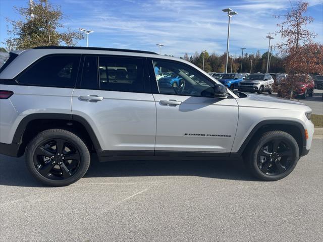 new 2025 Jeep Grand Cherokee car, priced at $51,882