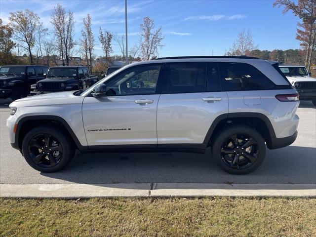 new 2025 Jeep Grand Cherokee car, priced at $51,882