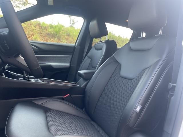 new 2025 Jeep Compass car, priced at $25,999