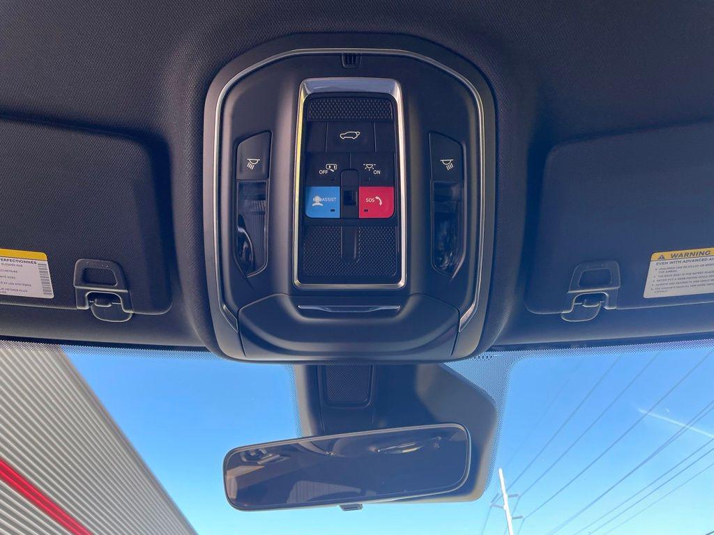 new 2025 Jeep Grand Cherokee car, priced at $34,183