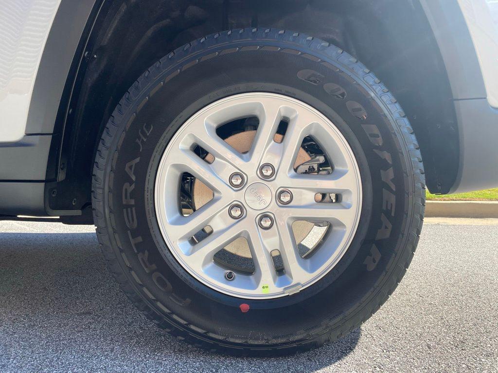 new 2025 Jeep Grand Cherokee car, priced at $34,183