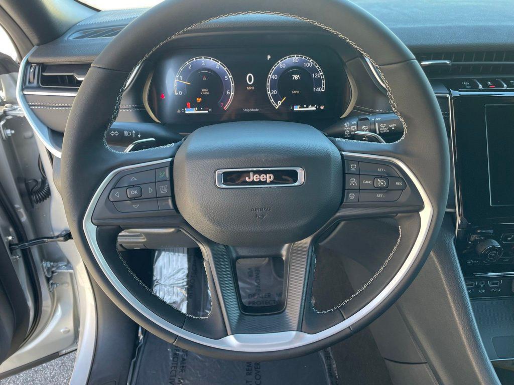 new 2025 Jeep Grand Cherokee car, priced at $34,183