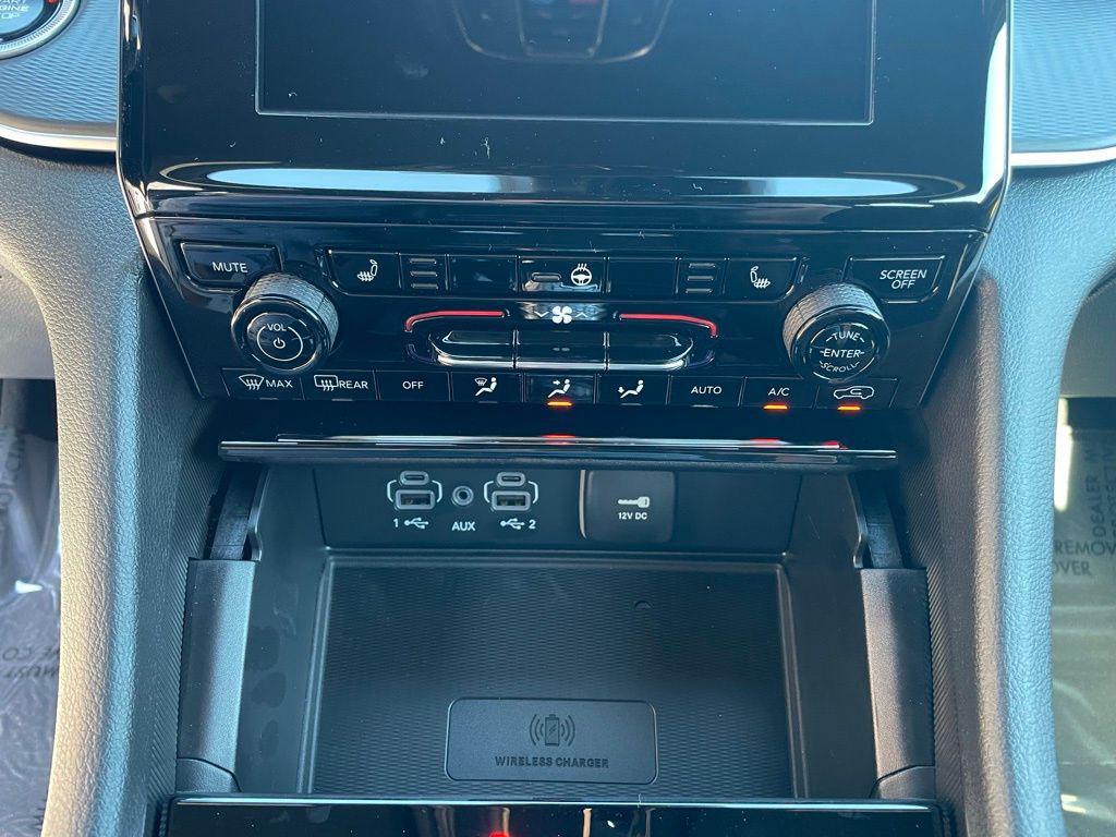 new 2025 Jeep Grand Cherokee car, priced at $34,183