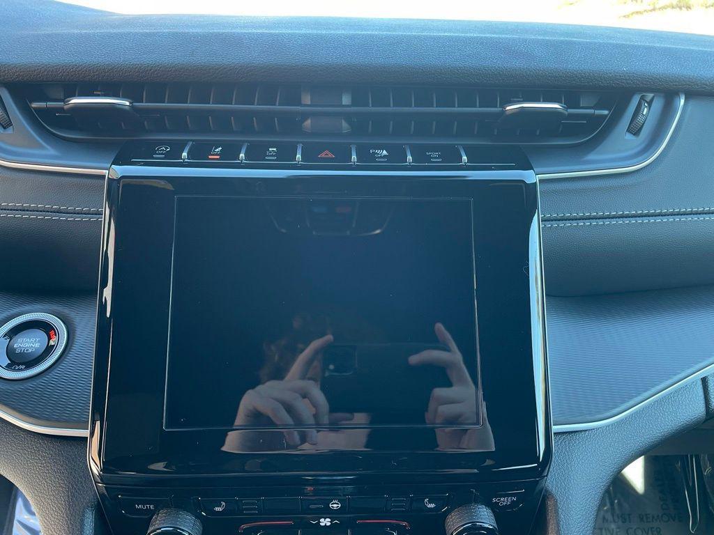 new 2025 Jeep Grand Cherokee car, priced at $34,183