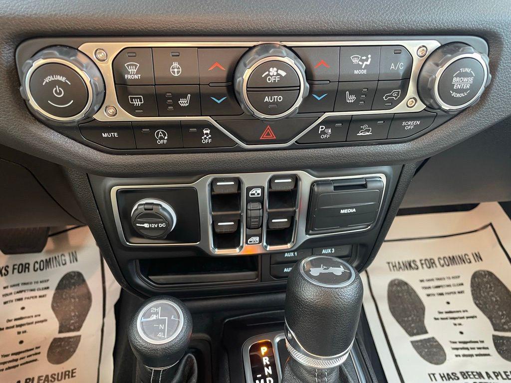 new 2025 Jeep Wrangler car, priced at $47,340