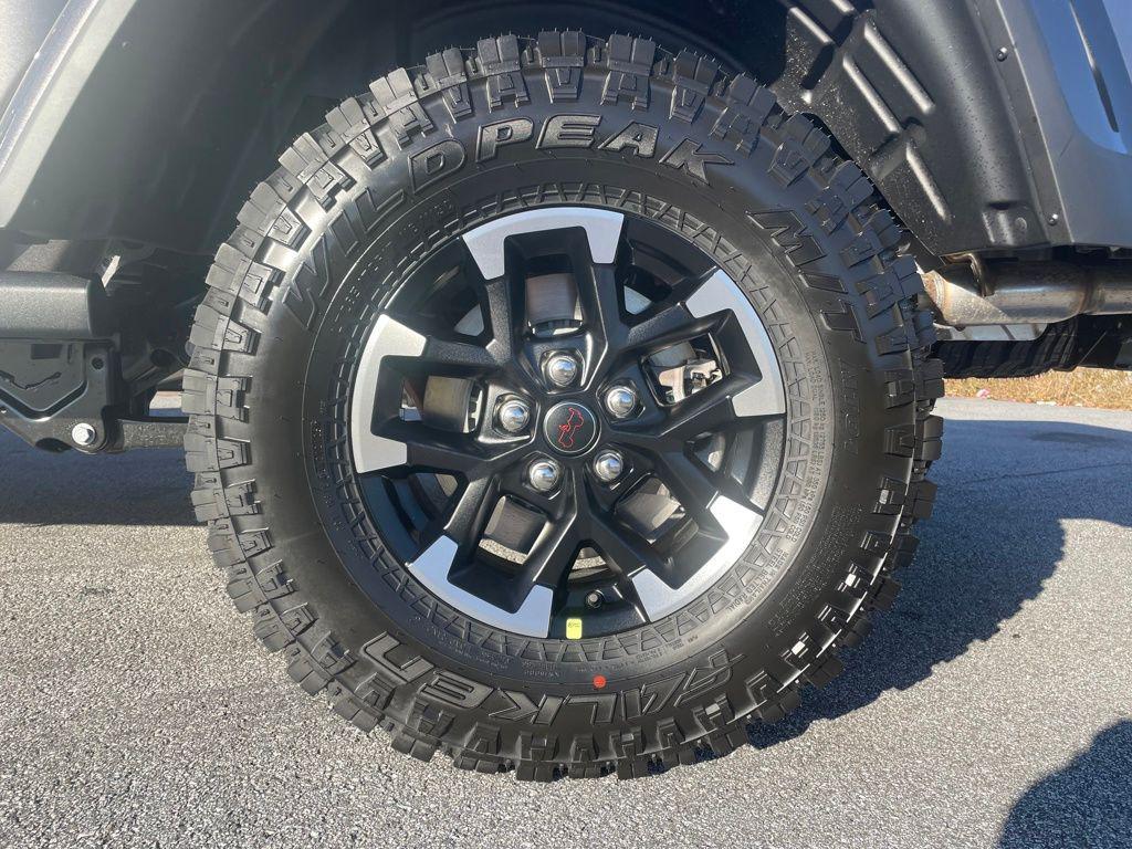 new 2026 Jeep Gladiator car, priced at $58,924