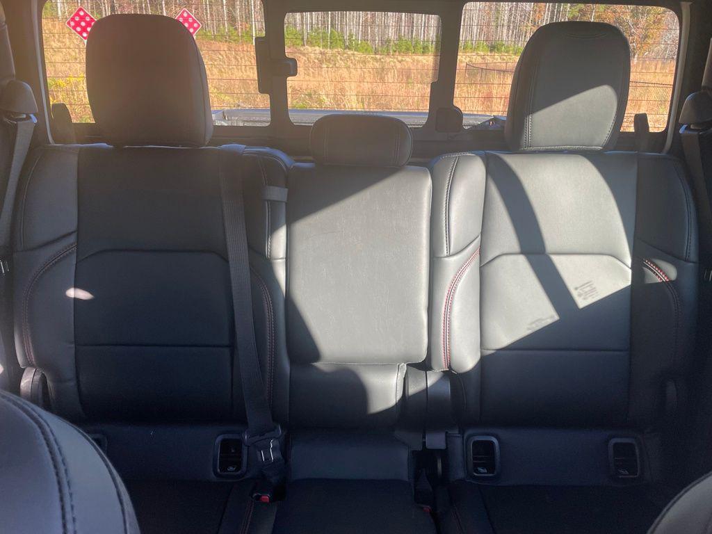 new 2026 Jeep Gladiator car, priced at $58,924