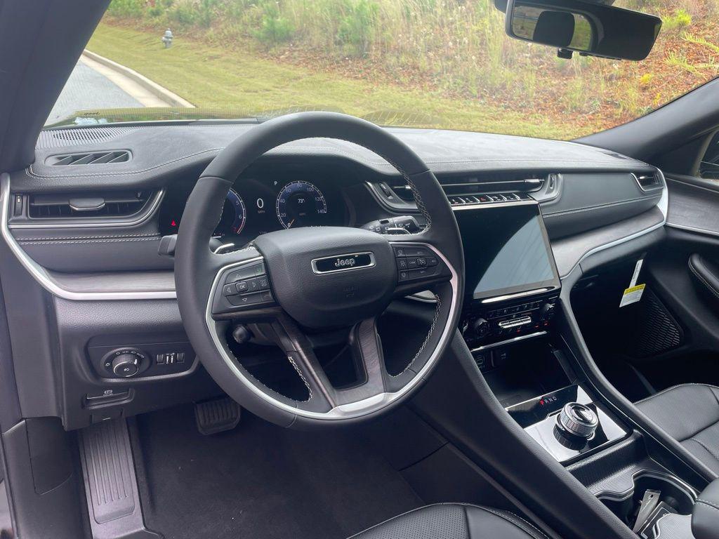 new 2025 Jeep Grand Cherokee L car, priced at $47,302