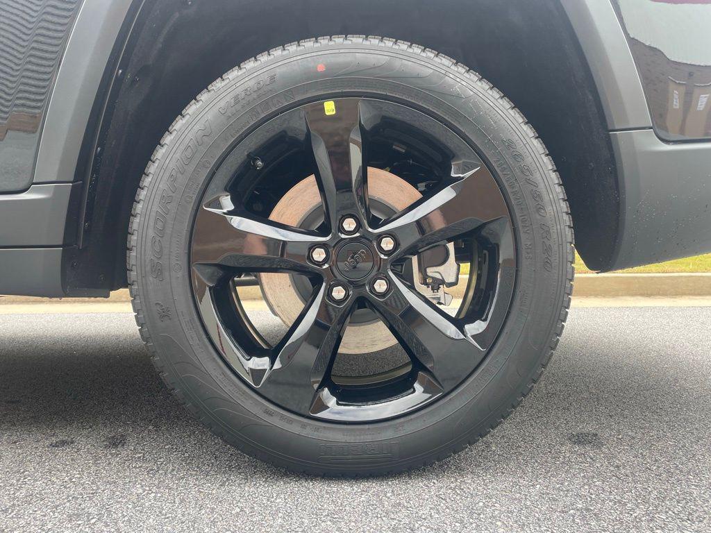 new 2025 Jeep Grand Cherokee L car, priced at $47,302