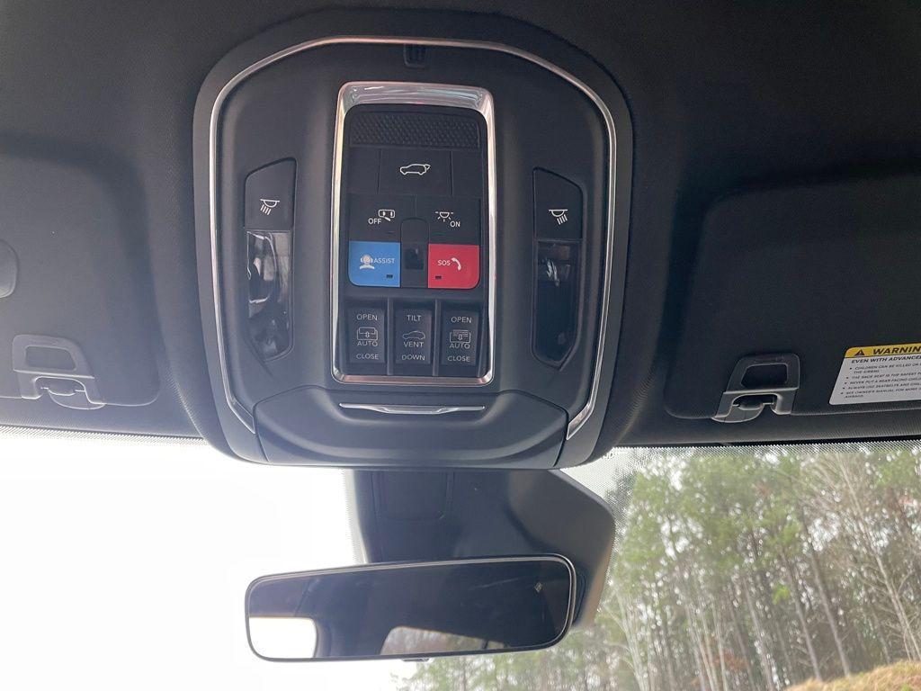 new 2025 Jeep Grand Cherokee car, priced at $44,508