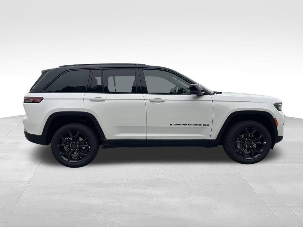 new 2025 Jeep Grand Cherokee car, priced at $44,508