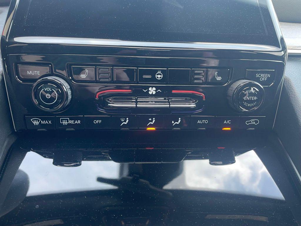 new 2025 Jeep Grand Cherokee car, priced at $38,114