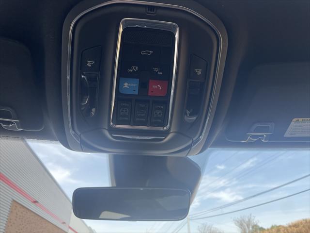 new 2025 Jeep Grand Cherokee car, priced at $45,958