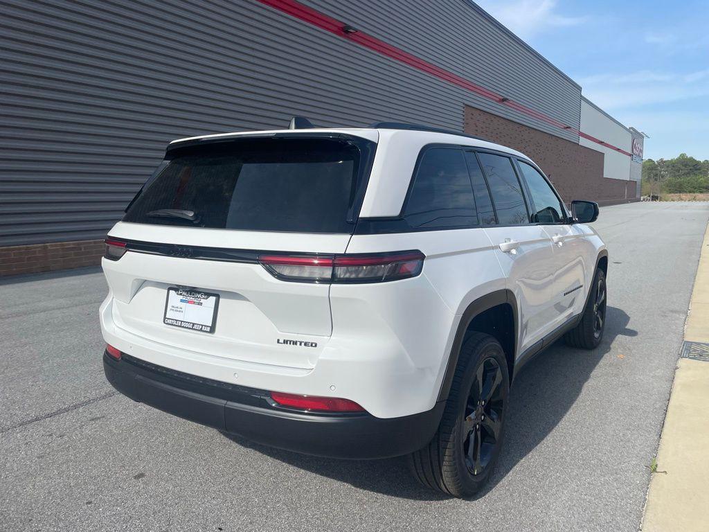 new 2025 Jeep Grand Cherokee car, priced at $38,114