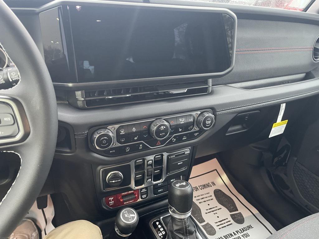 new 2025 Jeep Wrangler car, priced at $54,380