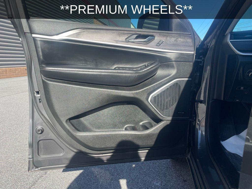 used 2021 Jeep Grand Cherokee L car, priced at $28,526