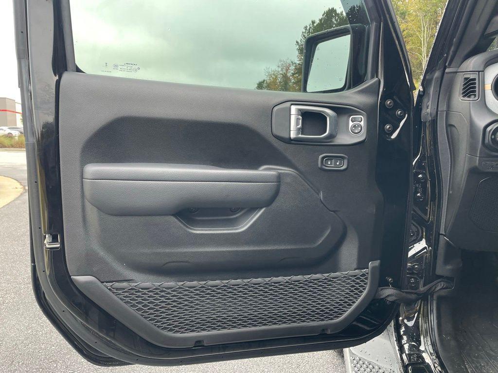 new 2025 Jeep Wrangler car, priced at $50,970