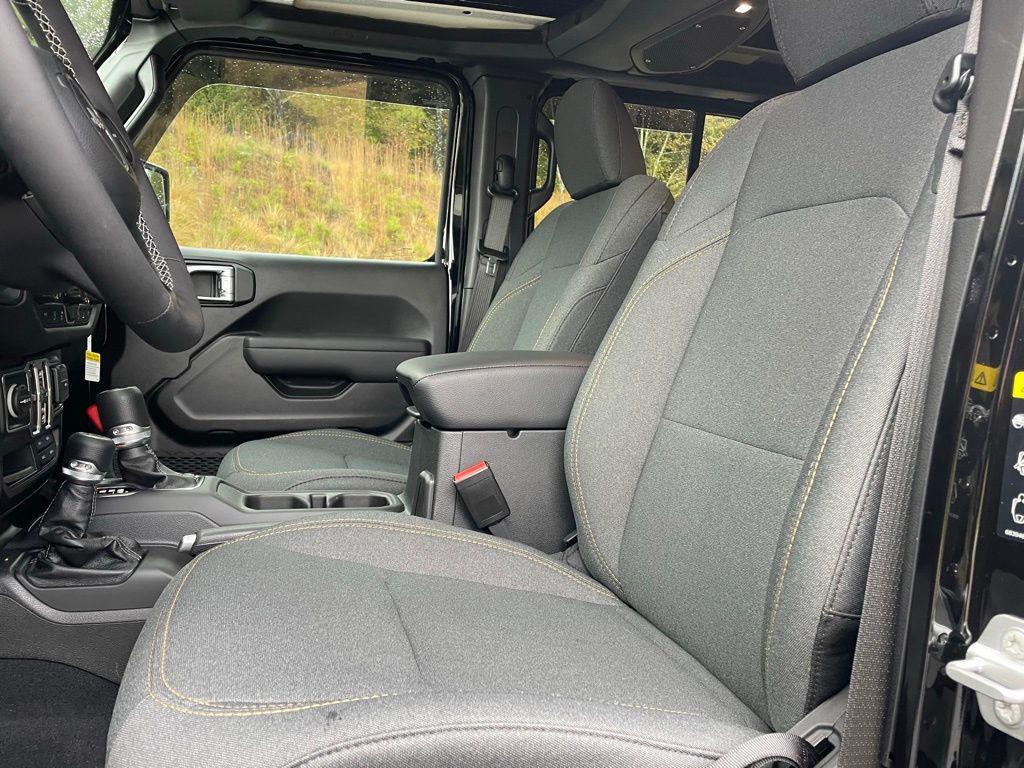new 2025 Jeep Wrangler car, priced at $50,970