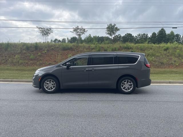new 2025 Chrysler Pacifica car, priced at $40,477