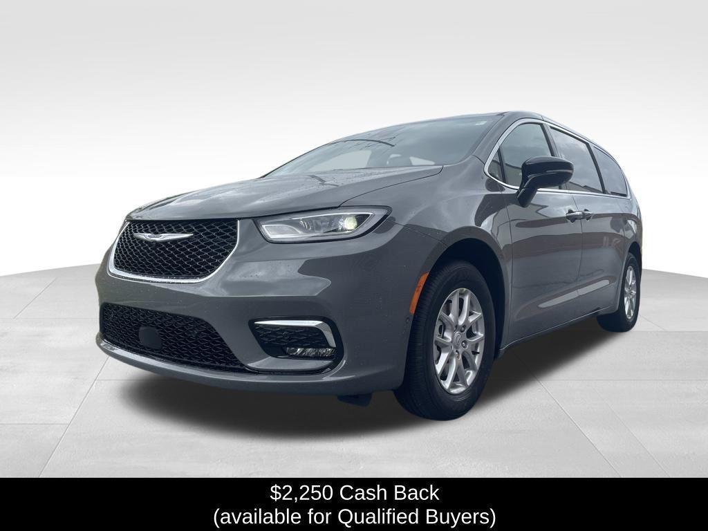new 2025 Chrysler Pacifica car, priced at $39,943