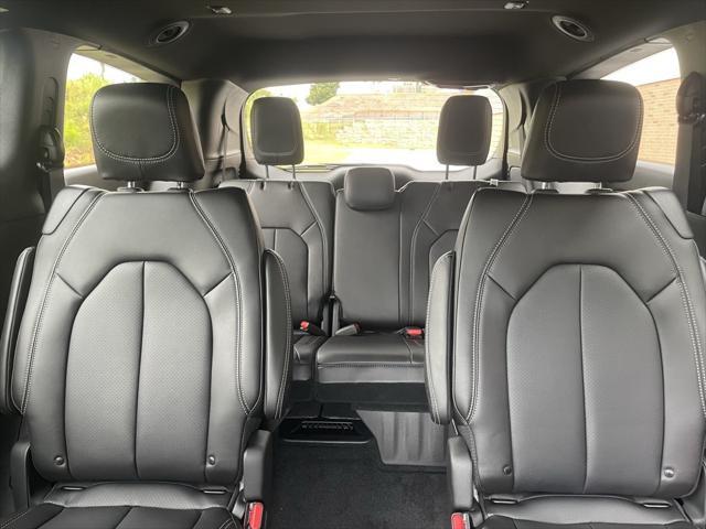 new 2025 Chrysler Pacifica car, priced at $40,477