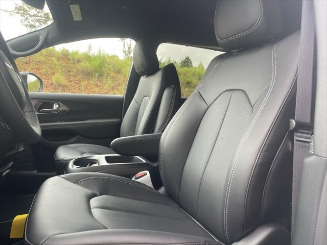new 2025 Chrysler Pacifica car, priced at $40,477